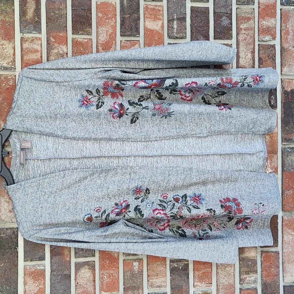 Beautiful Chic's Cardigan